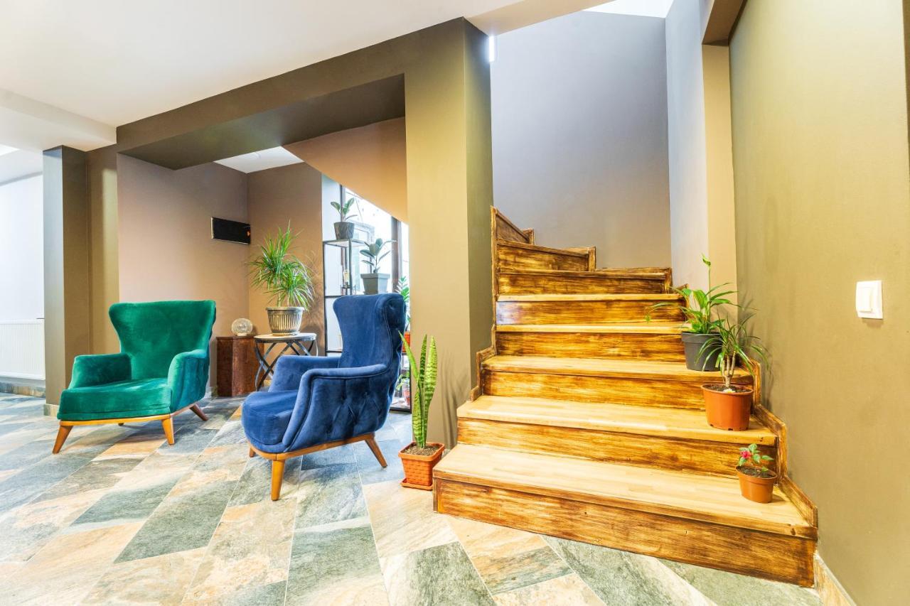 Hotel Chatini Местия Экстерьер фото