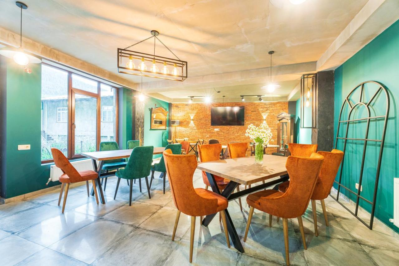 Hotel Chatini Местия Экстерьер фото