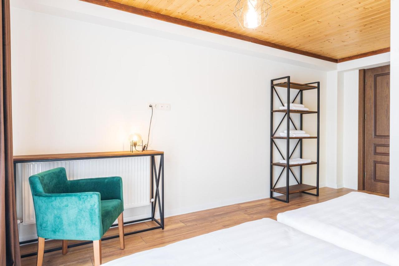 Hotel Chatini Местия Экстерьер фото